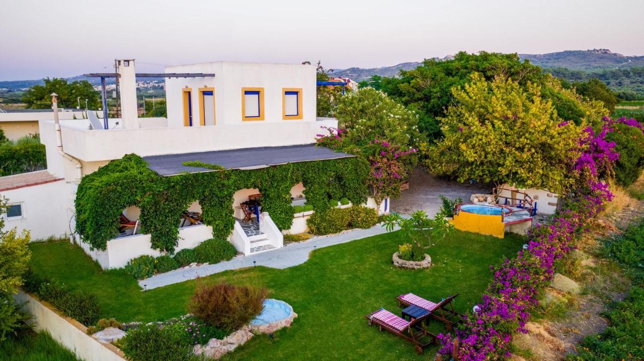 Villa Marqua Kalavárda Buitenkant foto