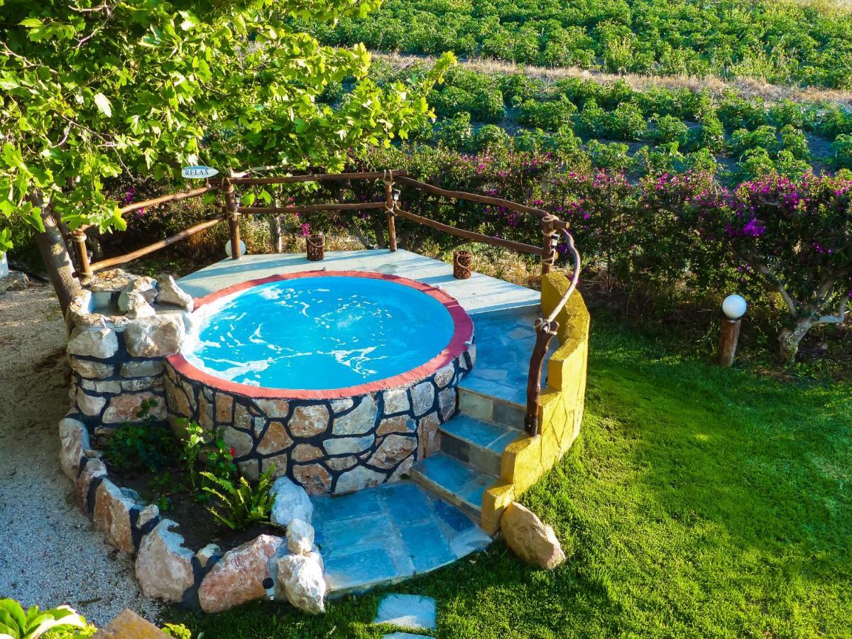 Villa Marqua Kalavárda Buitenkant foto